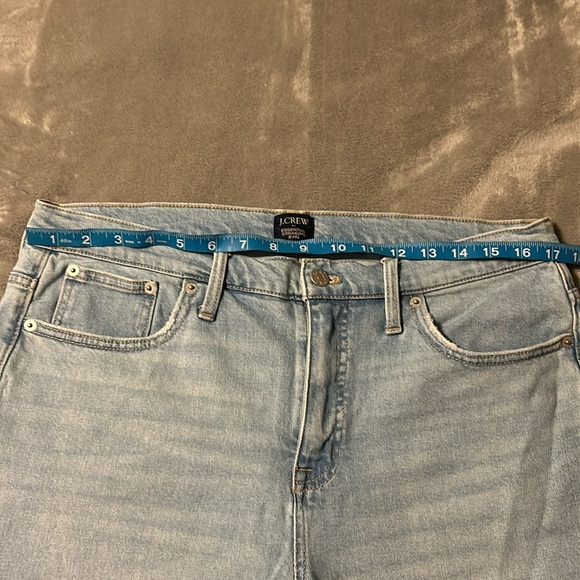 JCrew Light wash Distressed Jeans Essentials Straight jeans - Picture 3 of 8